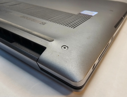 Dell Precision 5550 Core i7 10th 32GB RAM 512GB/1TB/2TB 15.6" NVidia Quadr T2000 - Foto 10 di 19