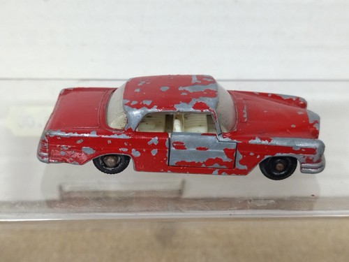 MERCEDES-BENZ W111 220 SE RED LESNEY 53 1:73/apx 1:64 MATCHBOX NO BOX - Bild 5 von 6