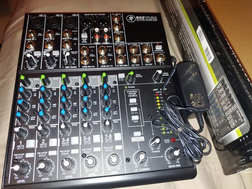 New! Mackie 802VLZ4 Mixer 8-channel Compact Analog Low-Noise w/ 3 ONYX Preamps - Picture 2 of 10