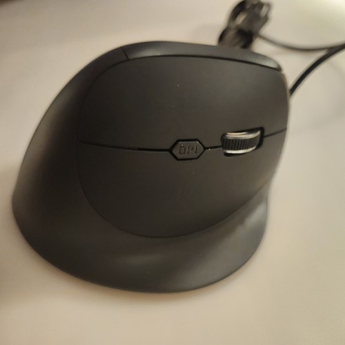 Wired Vertical Mouse – 800/1200/1600 DPI, 59" Cable - Picture 1 of 2