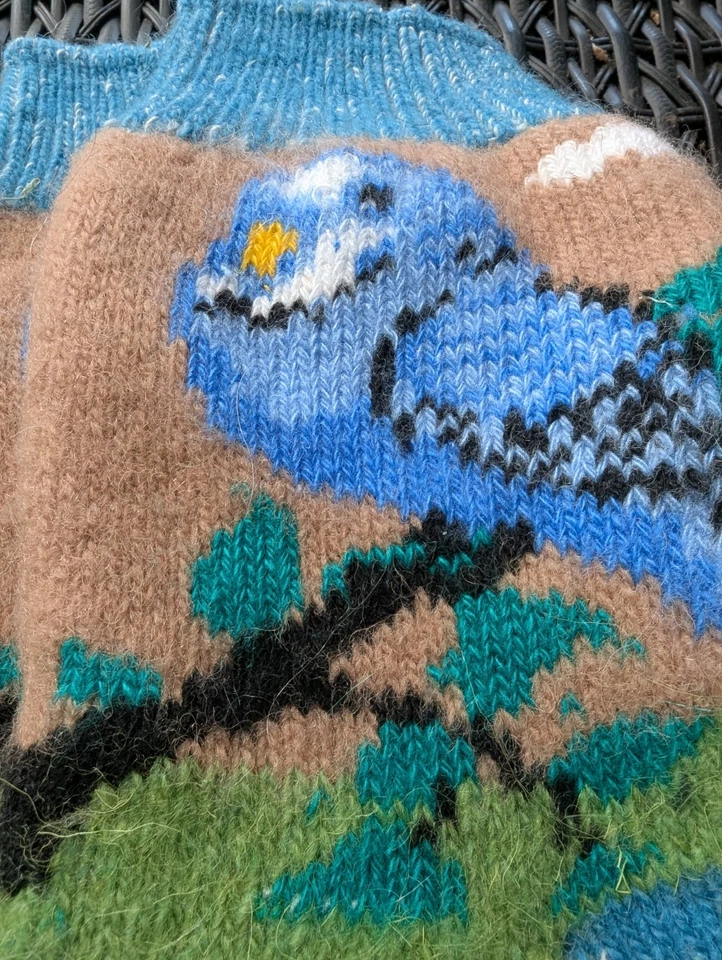 Women's socks, size 10 , 100% Sheep's Wool , Chunky & Warm ,bird, Parrot, - Image 4 of 4