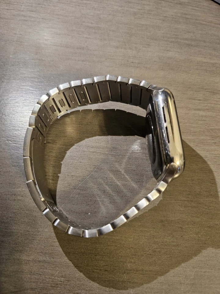 Apple Watch Series 4 40 мм нержавеющая сталь с ремешком из нержавеющей стали - Изображение 4 из 4