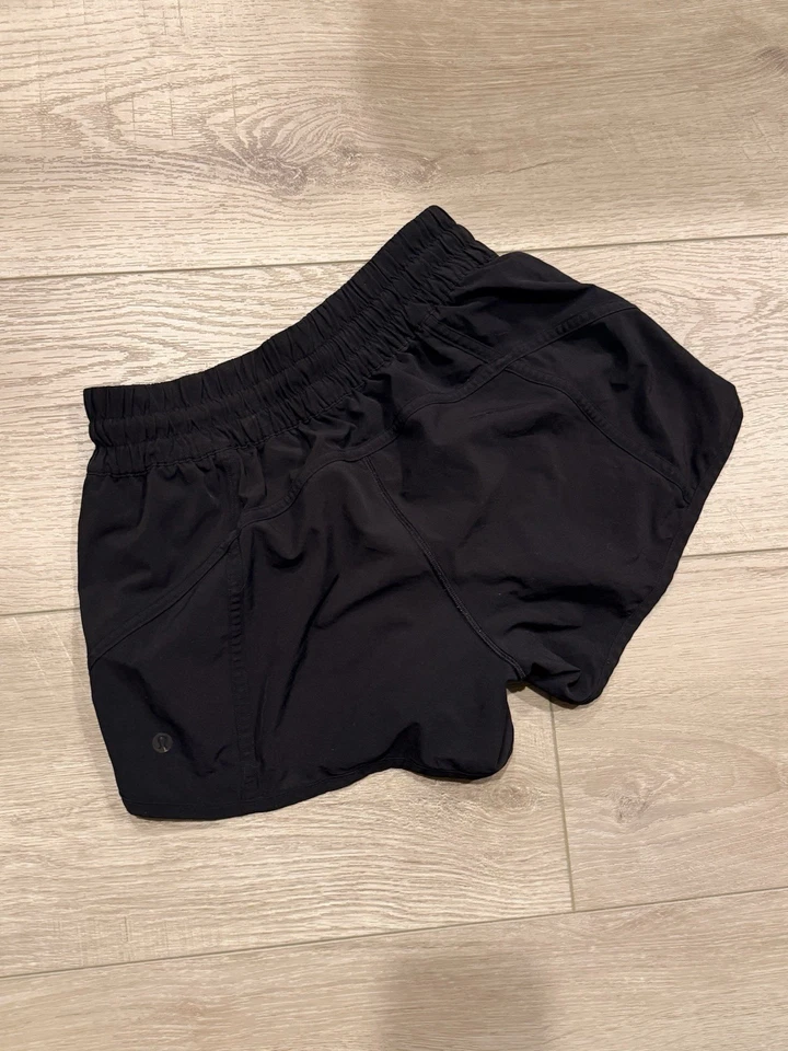 Pantalones cortos Lululemon Tracker II para mujer talla 6 Foto 2 de 3