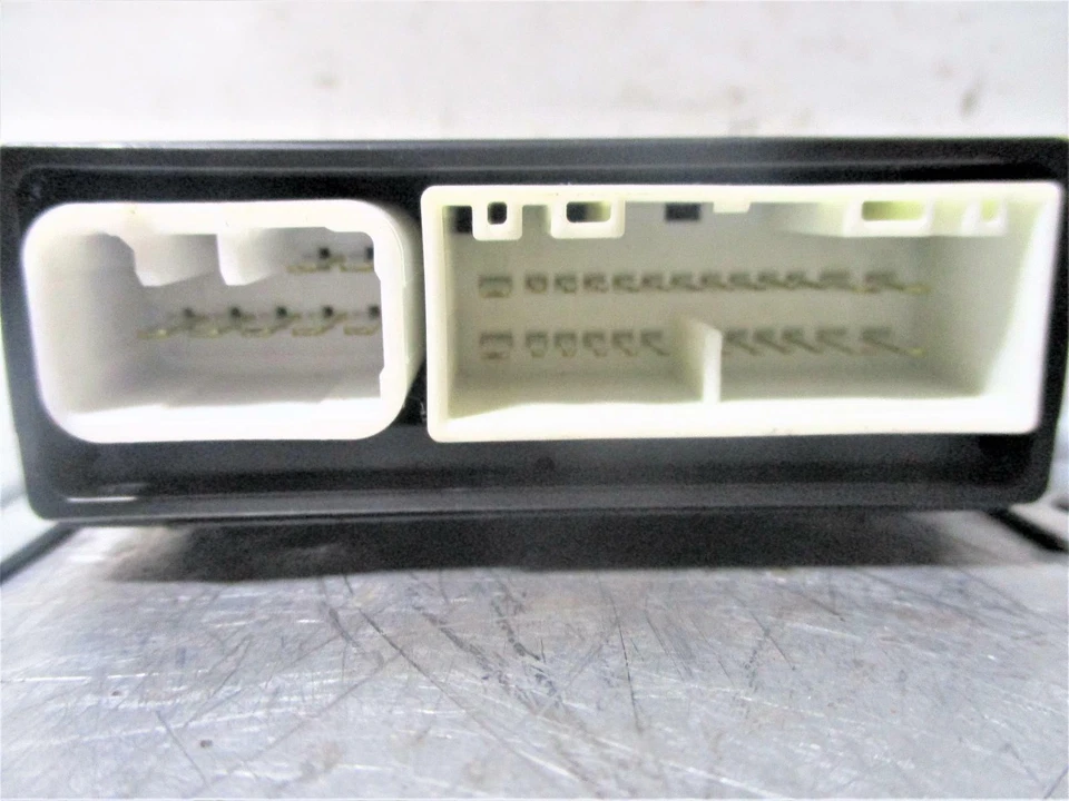 1999 LEXUS LEXUS RX300 DRIVER SIDE REAR DOOR MODULE P/N 89224-48020 - Image 4 of 4