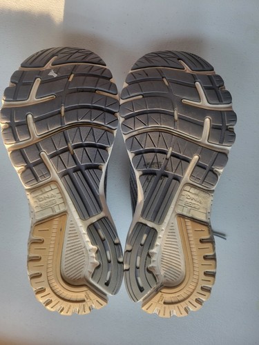 Brooks Guiderails Size 9.5 light grey/lavender running shoes Sports, Marathon - Bild 9 von 9