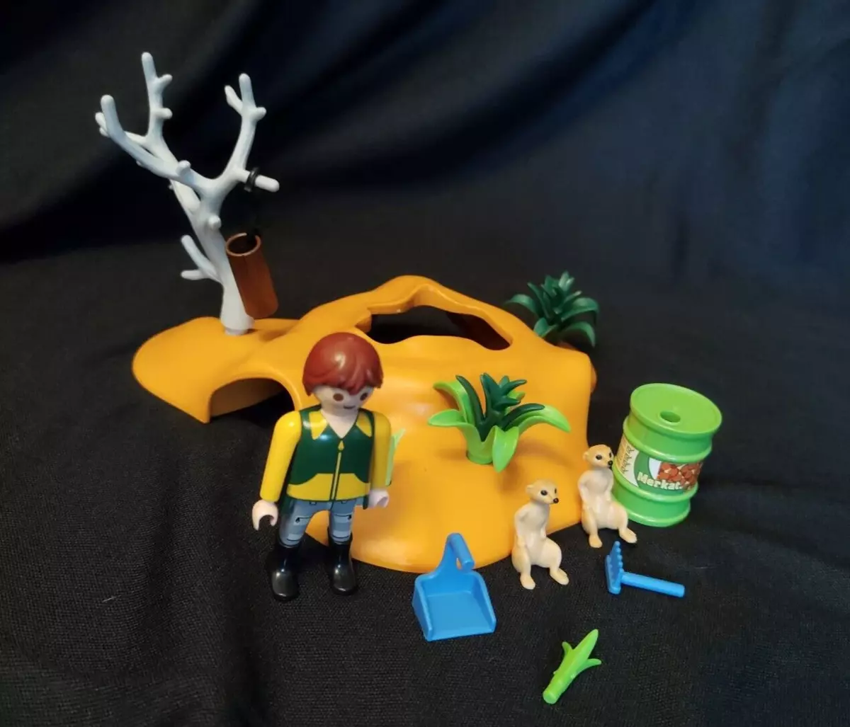 Playmobil cheap meerkat family
