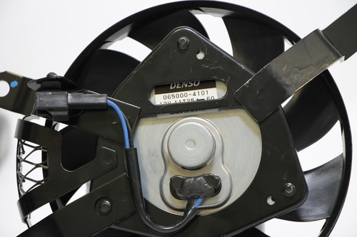 Suzuki GSXR1000 12-16 Lüfter RH & LH - Bild 3 von 4