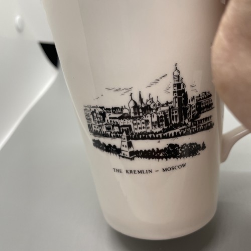 Russian Heritage Fine Bone China Mugs (2) Russian Troika Ride And The Kremlin - Picture 3 of 8