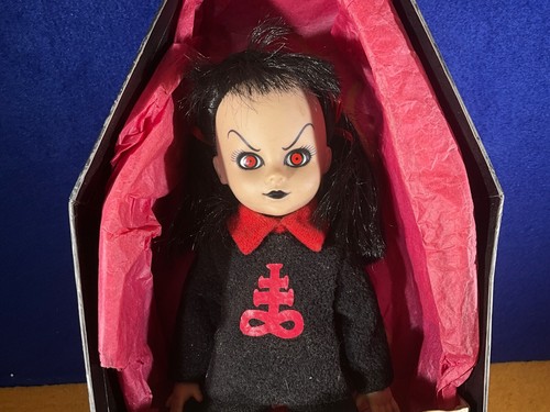 R11-63 LIVING DEAD DOLLS - KITTY - 2000 - #99911 - MEZCO - Photo 5/14