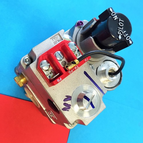 36C03U-433 White Rodgers 36C03U-400 Millivolt Gas Valve - Picture 3 of 4