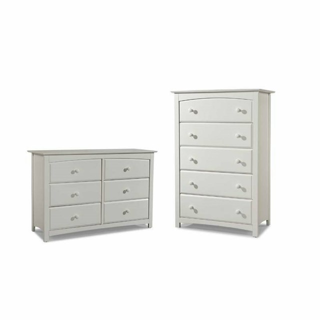 2 Piece Kids Bedroom Set With Dresser And Chest In White For Sale