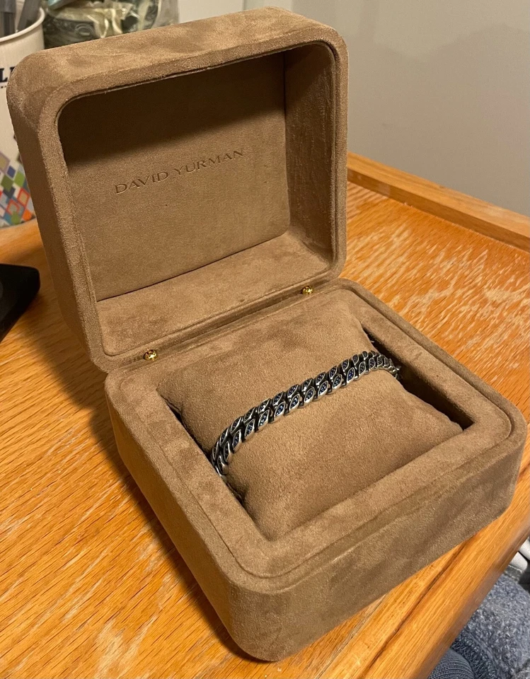 Pulsera David Yurman Cadena Bordillo 8mm, Hecha con Zafiro Azul + Eslabones. Foto 2 de 4