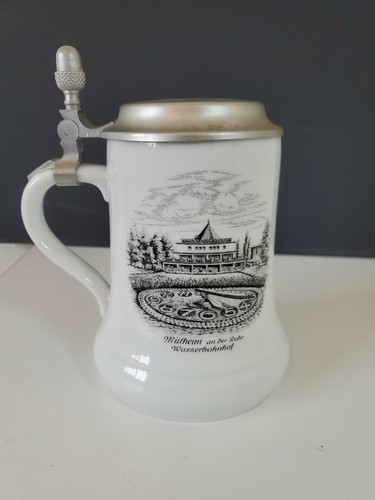 German Tankard Beer Stein with Hinged Lid Black & White Design - Picture 3 of 8