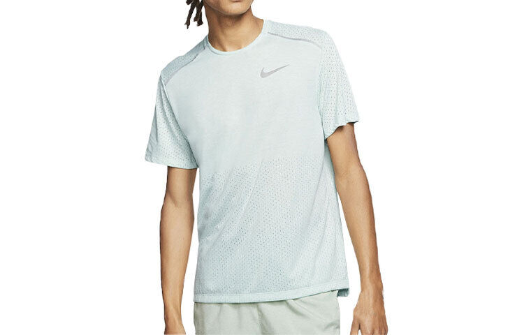 Однотонная повседневная спортивная футболка Nike с круглым вырезом и коротким рукавом