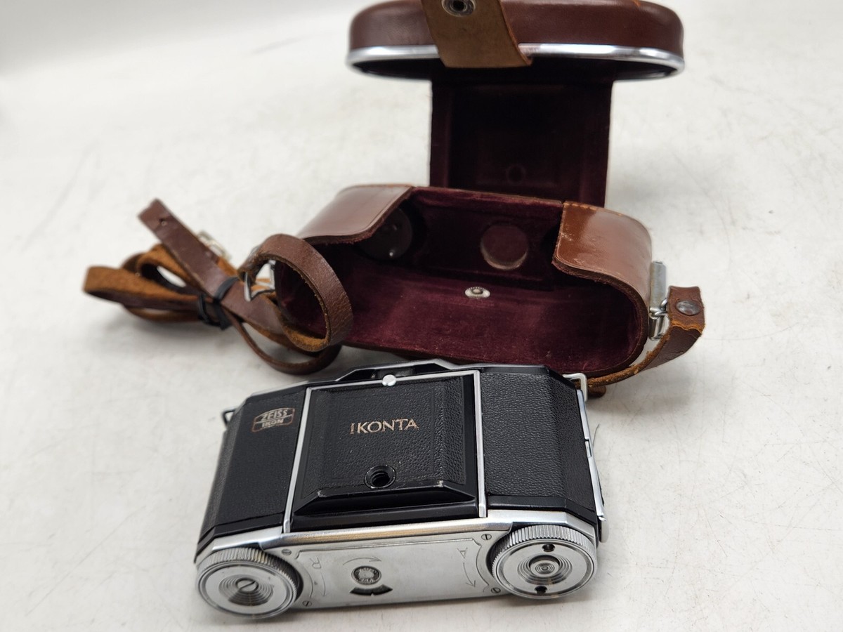 Zeiss Ikon Ikonta 35 522/24 Folding Film Camera, Novar-Anastigmat