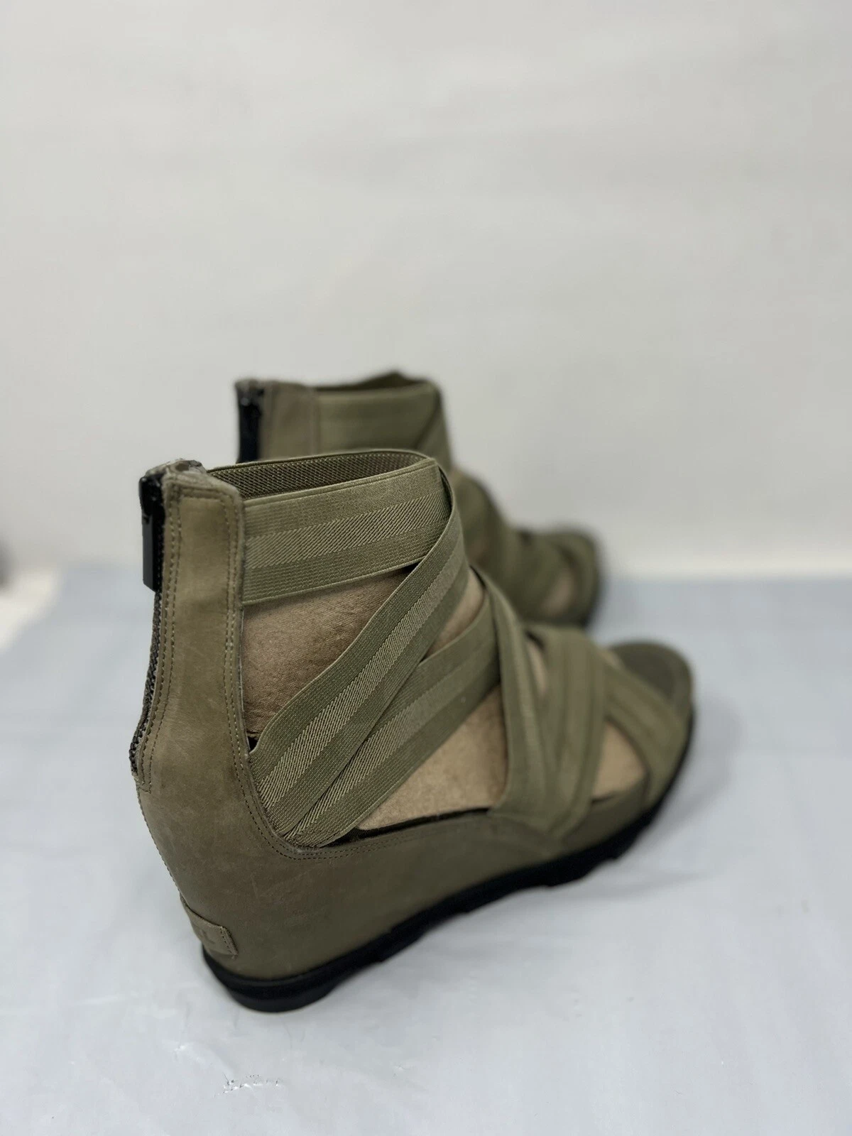 sorel joanie ii wedge strap zip back euc shoes