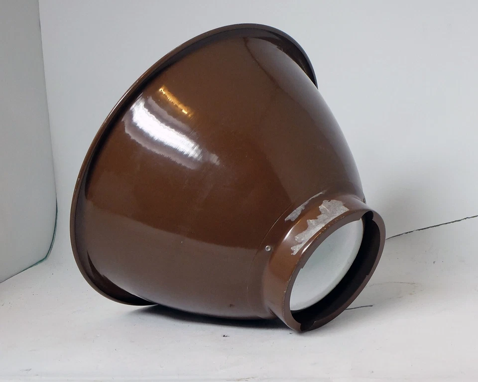 Speedotron Brown Line Large 8"Deep Reflector Used - Image 3 of 3