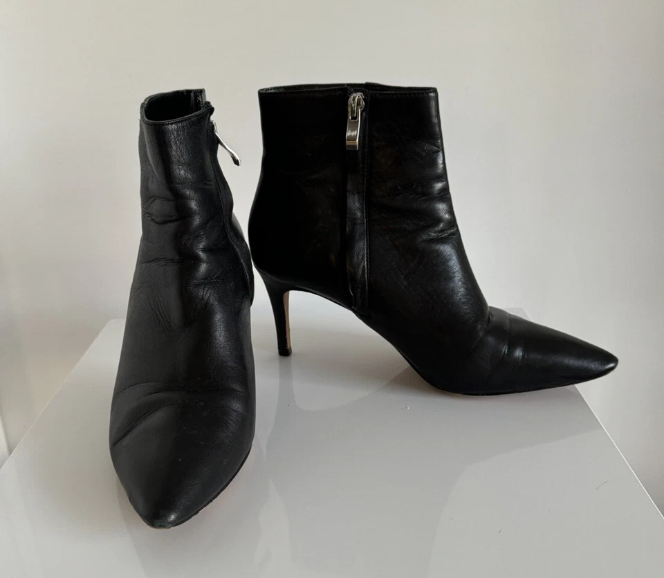 Botines halógenos de cuero con punta y tacón cremallera lateral para mujer negros 7M Foto 2 de 4