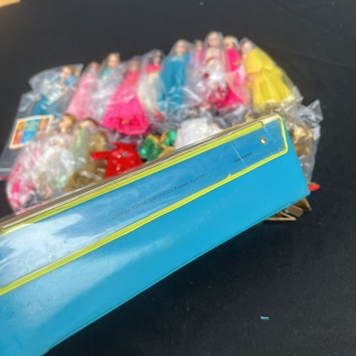 HUGE LOT! Vtg Dawn and Her Friends Doll Case Blue Dolls Clothes & ACCESSORIES - Picture 9 of 20