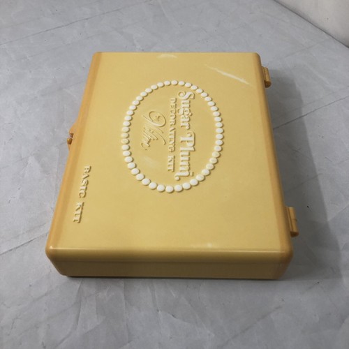 Vtg Wilton Sugar Plum Decorating Kit Case Hong Kong 2 Tips 4 Couplers 10" Bag - Picture 10 of 11