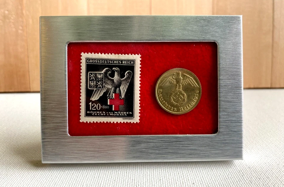 Moneda y sello de latón de 10 rp raro alemán de la Segunda Guerra Mundial en un marco de exhibición seguro de metal plateado Foto 2 de 4