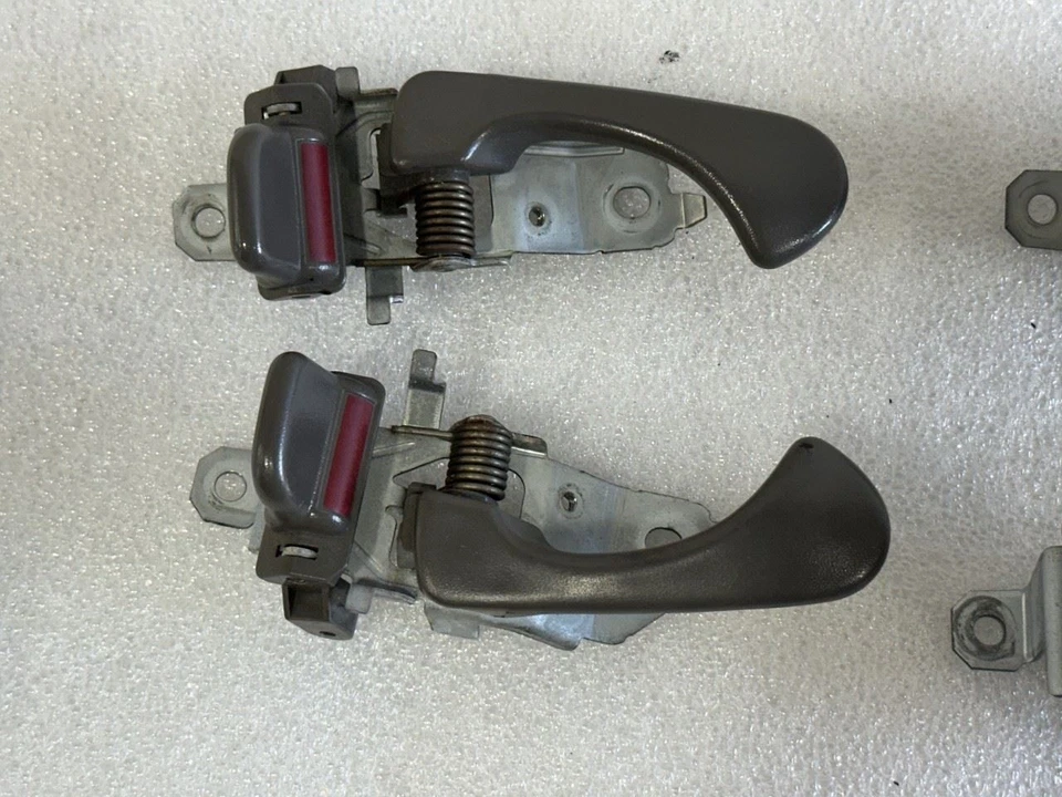 1997 1998 1999 MITSUBISHI MONTERO DEPORTIVO INTERIOR MANIJAS DE PUERTA CONJUNTO BRONCEADO Foto 3 de 4