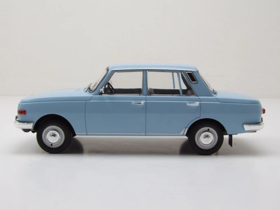 WHITEBOX, WARTBURG 353 1967 Bleu, échelle 1/24, WBXWB124159 - Photo 4/4