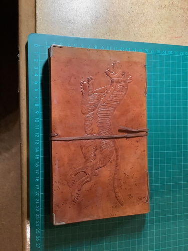 Cuaderno de bocetos de cuero con cubierta de tigre A: 22 x 13 cm: tamaño cercano A5: papel hecho a mano - Imagen 2 de 5