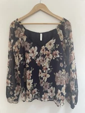 Mia & Tess Women's Allover Floral Sheer Lined V-Neck Long Sleeve Shirt Black M