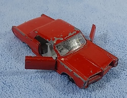 Matchbox Lesney Pontiac GP Sports Coupe No. 22-C V.1 (3" Long) Reg. Wheels 1964 - Picture 14 of 19