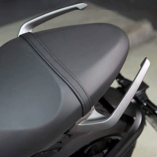 Per Triumph Trident 660 Bracciolo Passeggero Posteriore Maniglia Pilloon 2021-ON - Foto 6 di 16