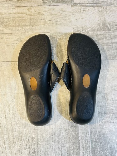 Born schwarze Leder-Riemensandale Keilabsatz Größe US 10 gepolsterte Sohle bequeme Schuhe - Bild 7 von 8