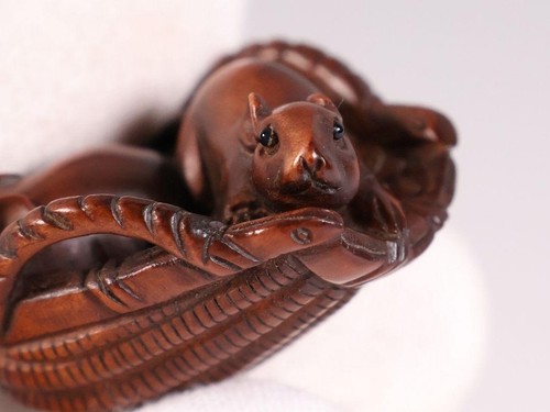 Japanese Boxwood Netsuke by Ishikawa Two Mice in Basket Signed Wood 3.7cm - Picture 9 of 18