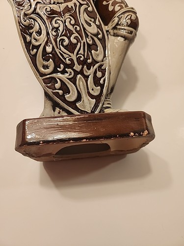 Vintage 27 Inch Ceramic Midevil Guard Statue. Great Coloring. - Picture 14 of 16