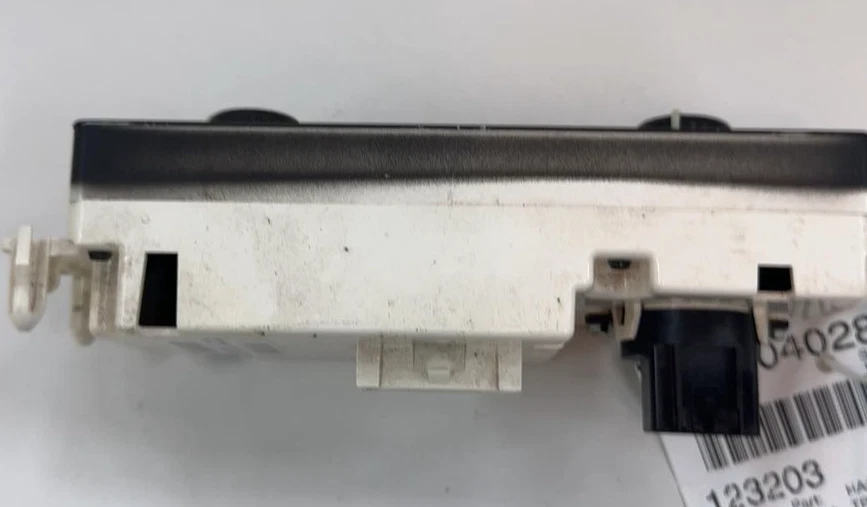 TrailBlazer 2003-09 calefacción aire acondicionado control delantero manual (opcional Cj3) defrosta/c trasero Foto 4 de 4