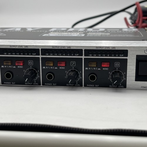 Amplificatore Behringer Powerplay Pro-8 senza attacco rack - Foto 5 di 13