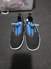 Speedo Junior Boys' Surfwalker Water Shoes in black and blue. Size Small 13y