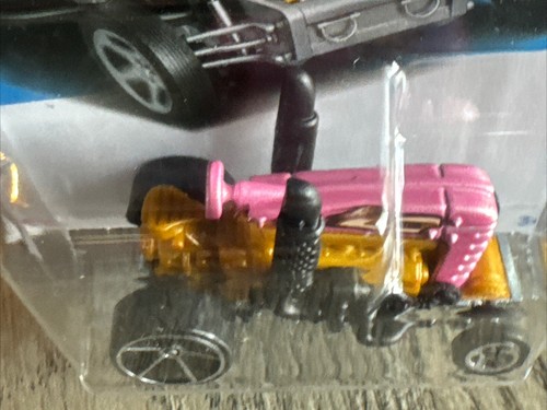 2024 Hot Wheels Metro Dragtor! It’s a PINK TRACTOR!! - Bild 16 von 20