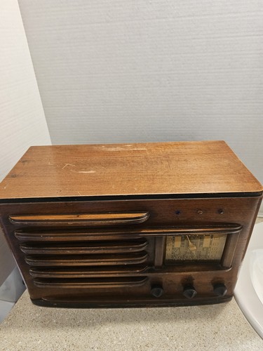Emerson Model DA287 Tube Table Radio Wooden Cabinet W/ SW 1939 Works