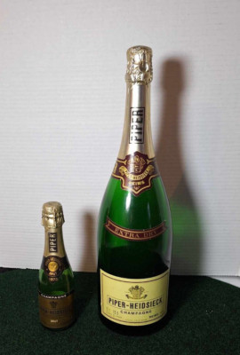 VTG Huge Piper-Heidsieck Extra Dry Champagne Display Bottle w/ mini