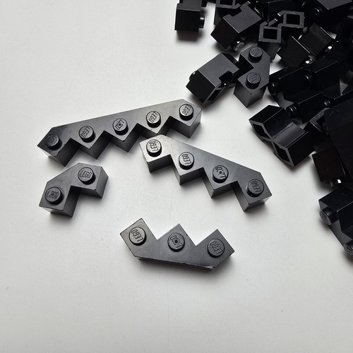 LEGO Brick In Black, Modified Facet 2x2 + Sizes 87620 Castle Spare Parts 0.28 KG - Picture 2 of 3