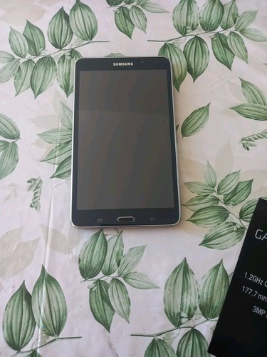 Samsung Galaxy Tab 4 SM-T230 8GB, Wi-Fi, 7in - Black - Picture 3 of 5