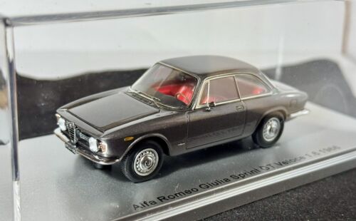 KESS Models Alfa Romeo Giulia Sprint GT Veloce 1.6 Grey Met 1966 KE43000241 1:43 - Foto 9 di 13