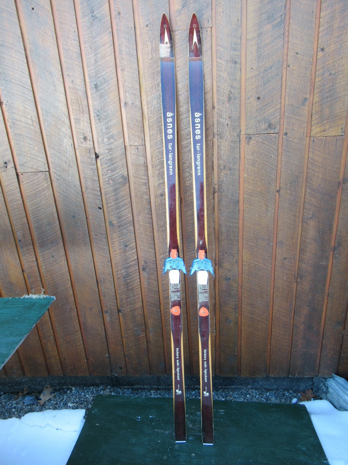 INTERESTING OLD Wooden Skis 71 Long with Metal Bindings INTERESTING OLD Wooden Skis 71 Long with Metal Bindings