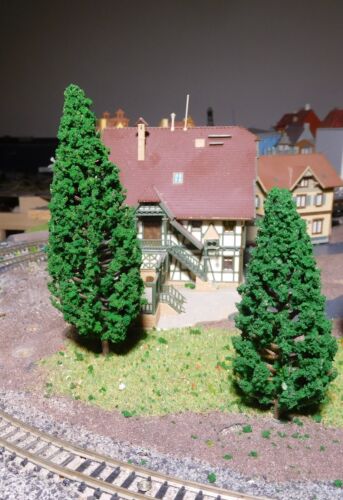 10 dunkelgrüne Tannen, je 5 Stück 95 und 130 mm hoch - Picture 6 of 12