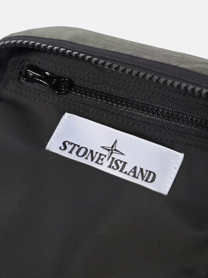 Stone Island 24FW nylon pouch bag 90876 is selling a new