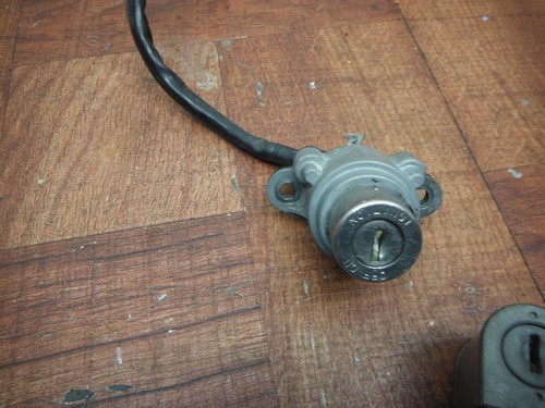 01-07 honda shadow spirit 1100 OEM IGNITION LOCK KEY SET W/ GAS CAP NO KEY - Picture 5 of 10