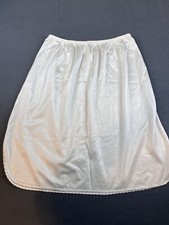 Vanity Fair Scalloped Trim Half Slip White Style 11-717 Size S/CH 18