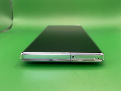 Top Mint] docomo SHARP AQUOS R6 SH-51B WHITE Android Leica Lens