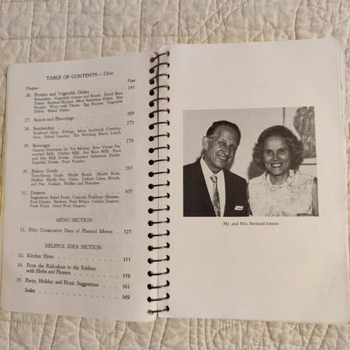 Rare 1966 Vintage Vital Foods for Total Health Bernard Jensen Cookbook - Picture 9 of 24